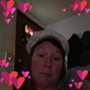 Meet your Posher, Crystal